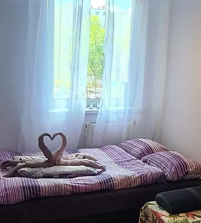 Sweet & Sweet Cats & Fast Internet Хостел Вроцлав